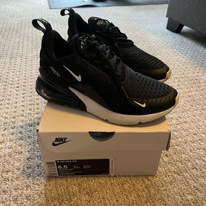 NIKE AIR MAX 270 Womens